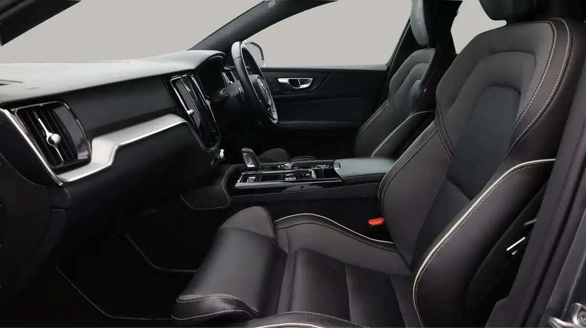 2021-volvo-s60-20-t8-r-design-plus-big-14