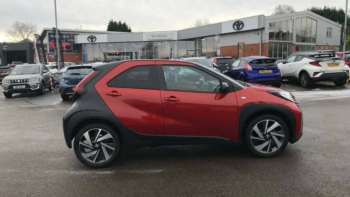 2024-toyota-aygo-x-10-vvt-i-exclusive-big-15