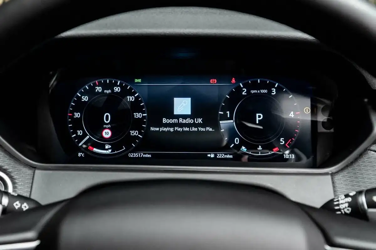 2021-land-rover-range-rover-velar-20-d200-velar-edition-big-35