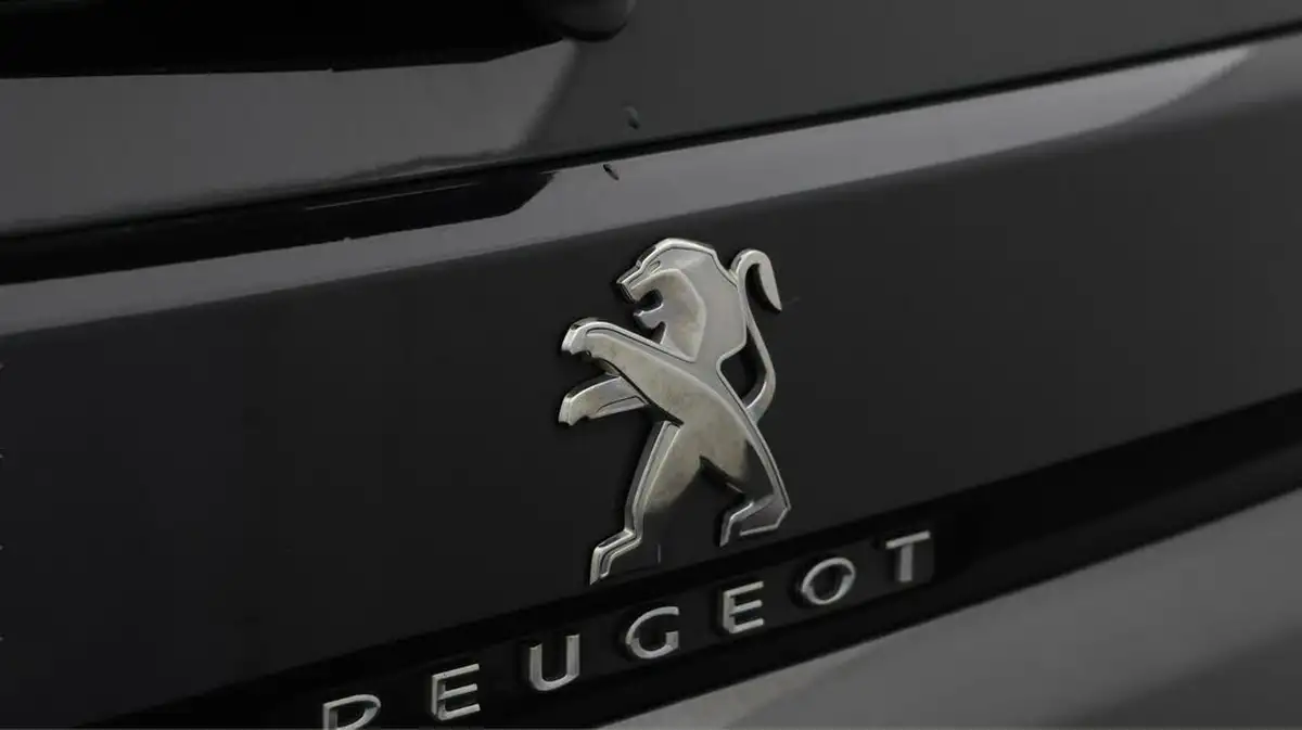 2018-peugeot-5008-suv-12-puretech-active-big-19