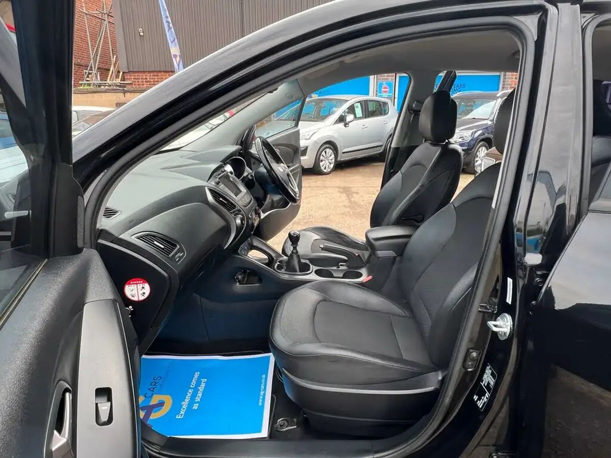 2013-hyundai-ix35-17td-se-nav-big-3