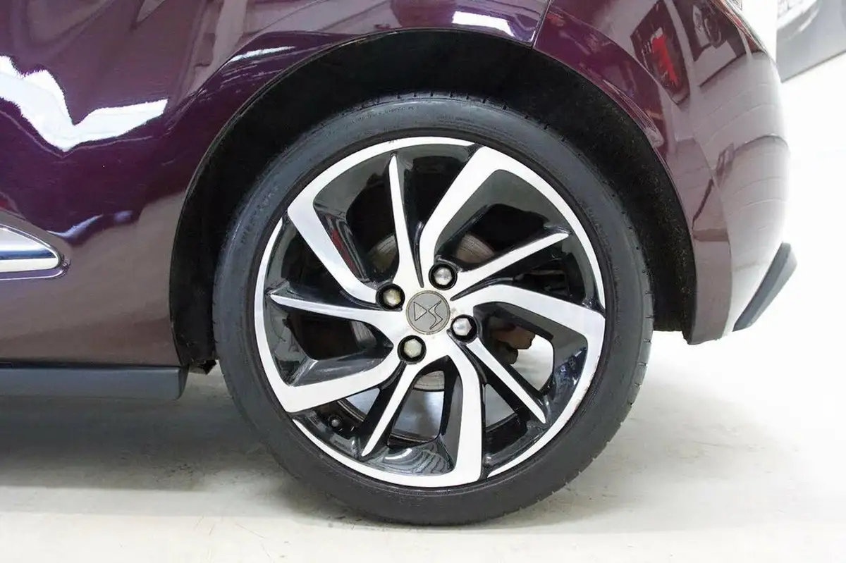 2016-ds-ds-3-16bluehdi-dstyle-nav-big-25