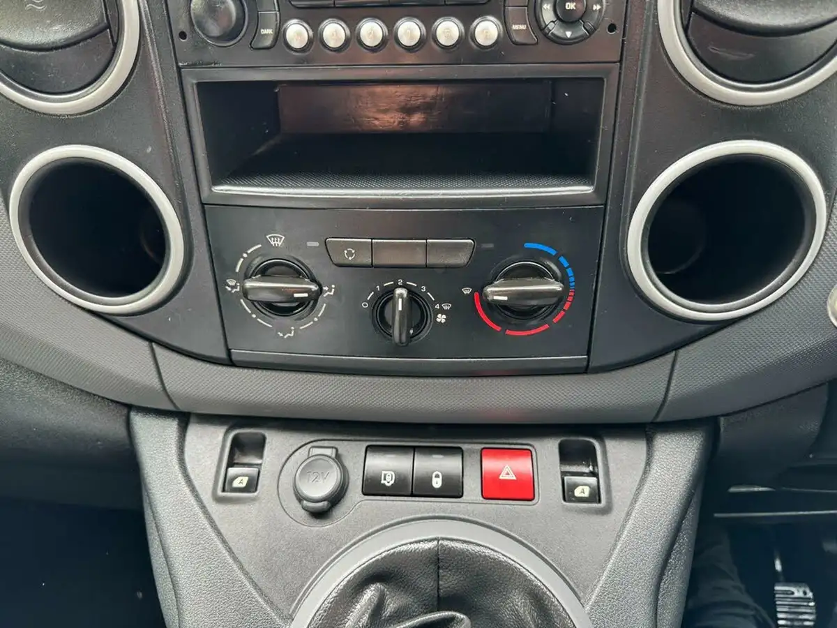 2015-peugeot-partner-16td-s-l1-92-850-panel-van-big-29