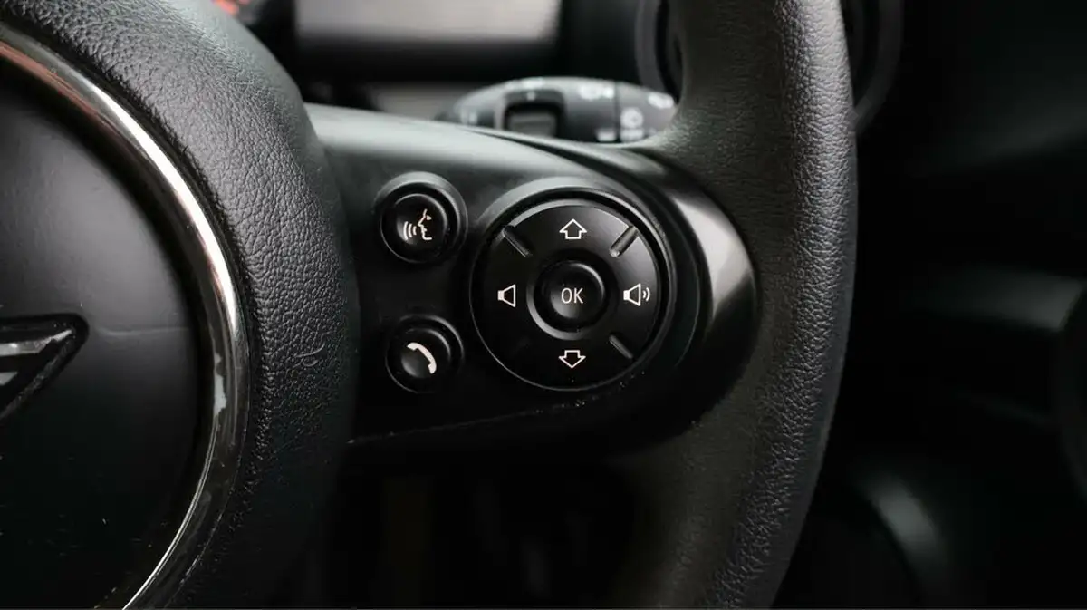 2018-mini-cooper-15-cooper-classic-ss-hatchback-5d-big-23