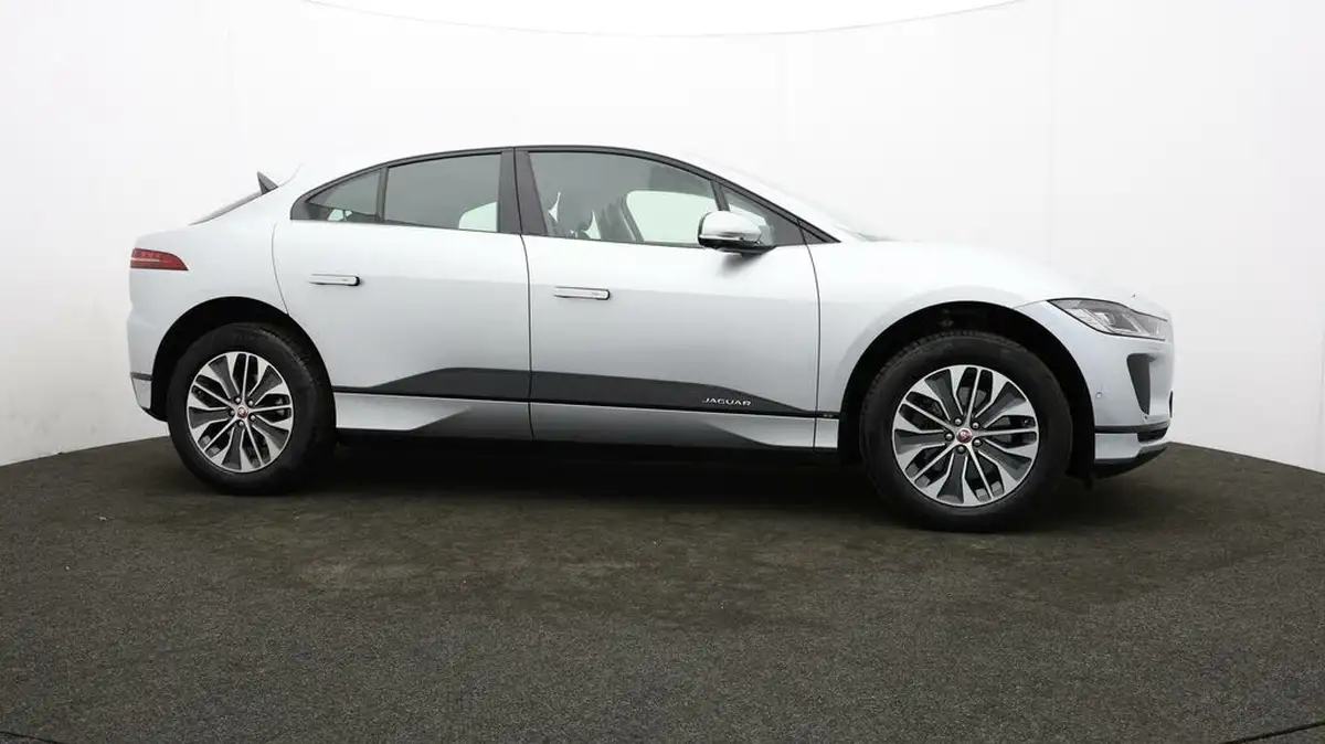 2021-jaguar-i-pace-ev400-se-big-31