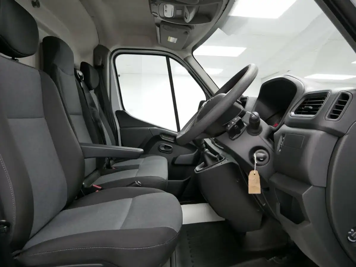 2024-nissan-interstar-23dci-f35-l3h2-acenta-135pseu6d-panel-van-big-9