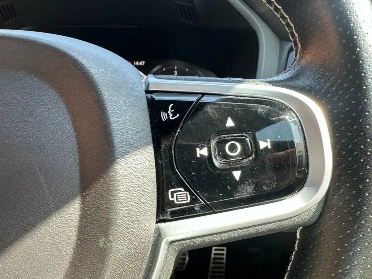 2018-volvo-xc60-20td-d4-r-design-4x4-geartronic-big-28