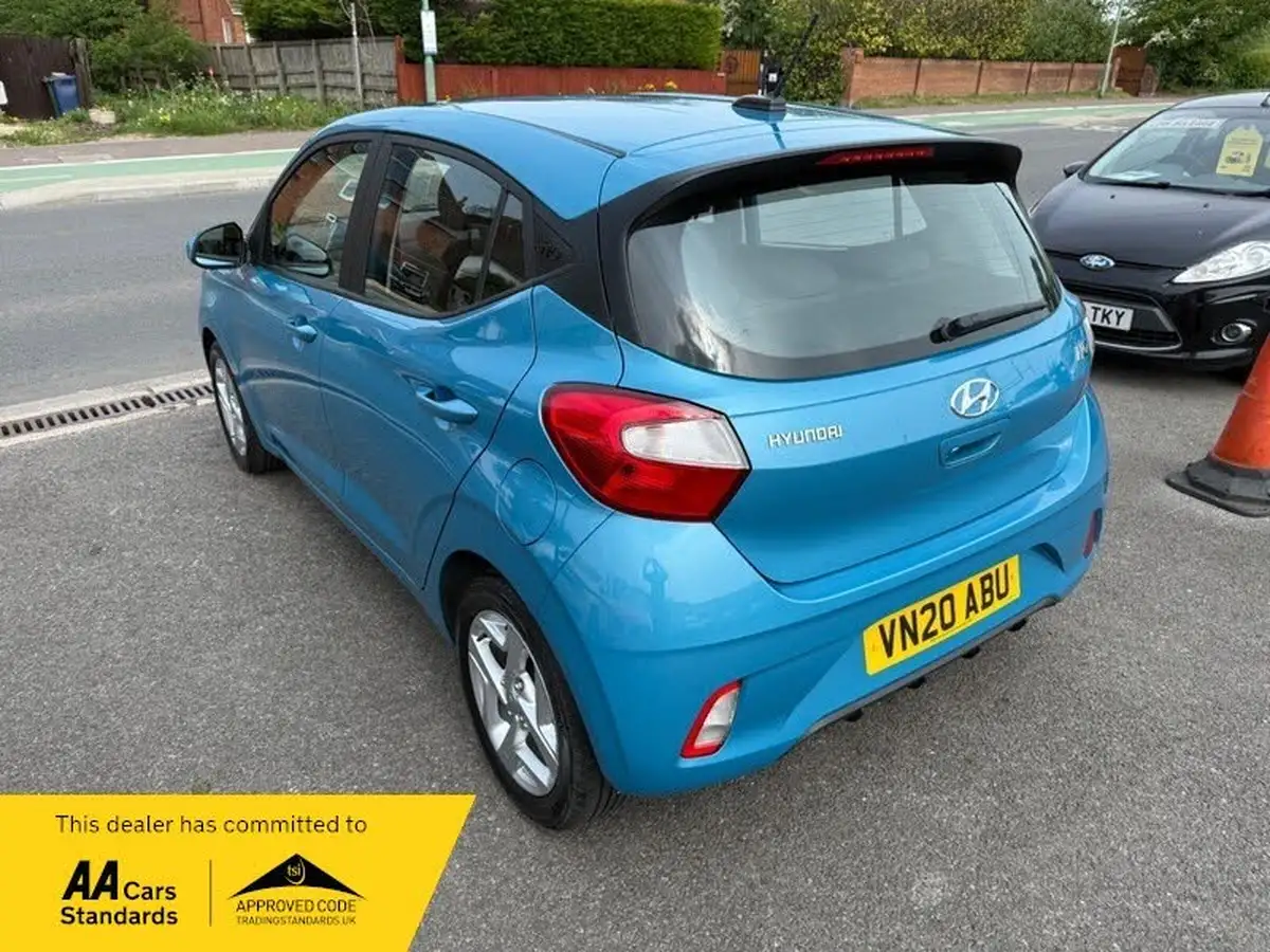 2020-hyundai-i10-10-se-connect-auto-big-3