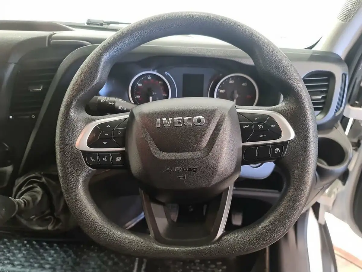 2021-iveco-daily-s-class-23td-35s14h-3000-big-17