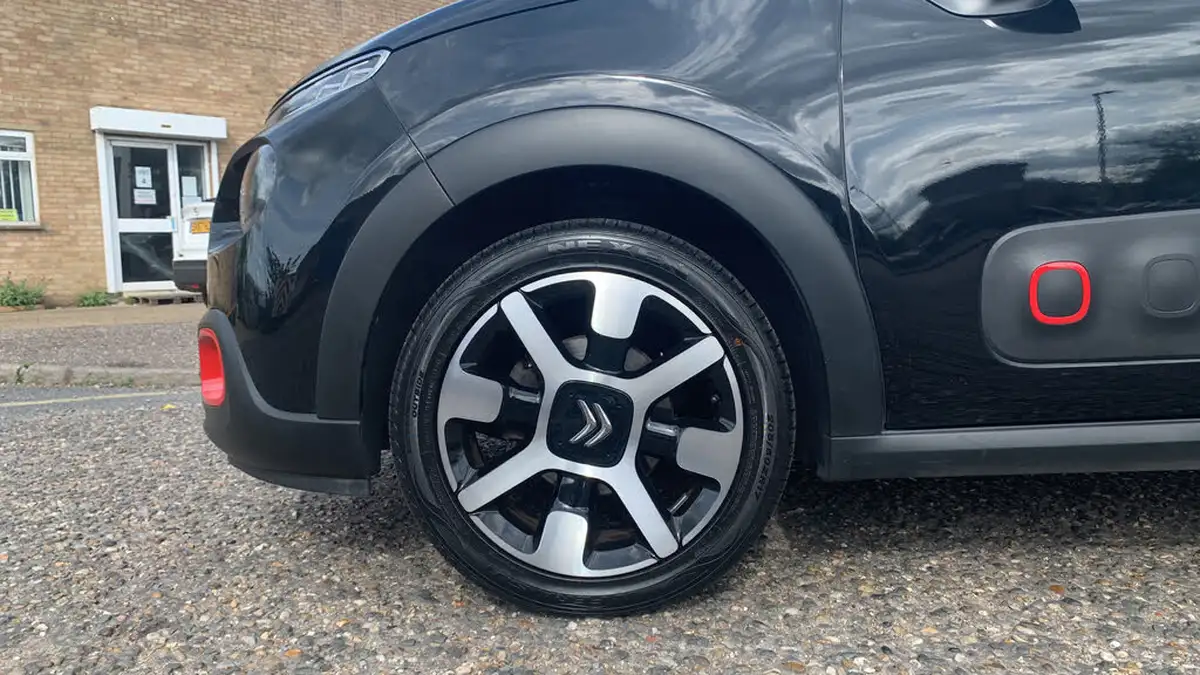 2018-citroen-c3-12-puretech-flair-nav-edition-82ps-big-13