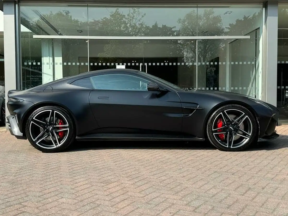 2024-aston-martin-vantage-big-16