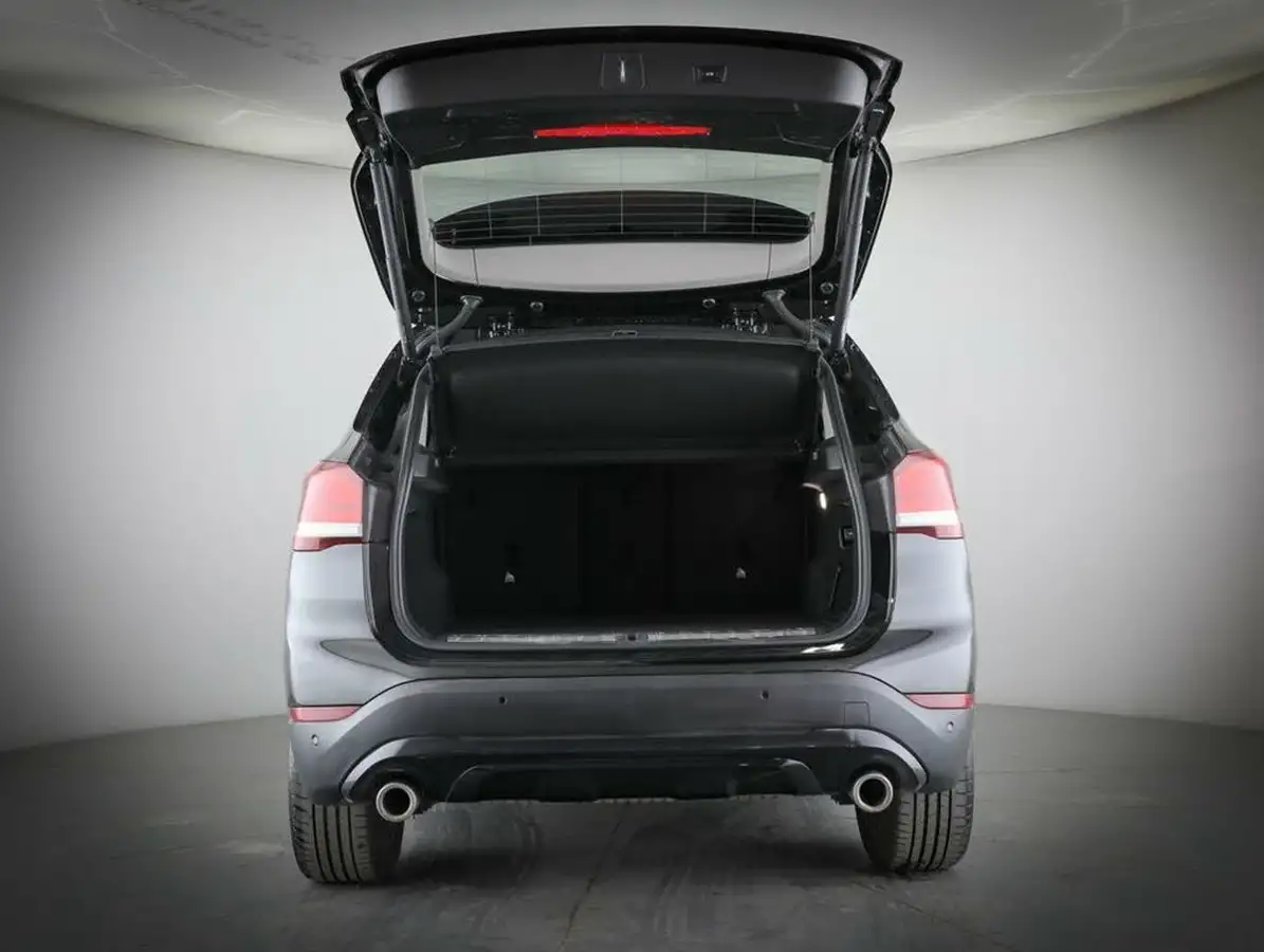 2022-bmw-x1-20-sdrive20i-xline-big-11