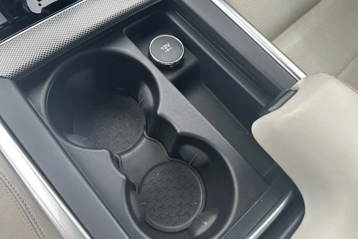 2019-jaguar-xe-20d-r-dynamic-se-big-16
