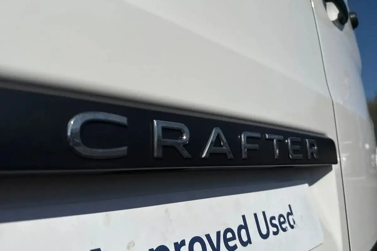 2024-volkswagen-crafter-20tdi-cr35-mwb-commerce-plus-140pseu6d-big-30