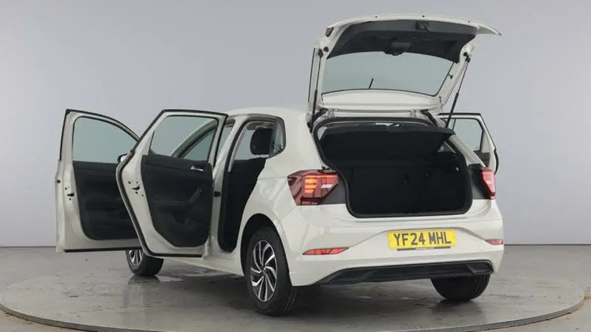 2024-volkswagen-polo-10-tsi-life-big-10