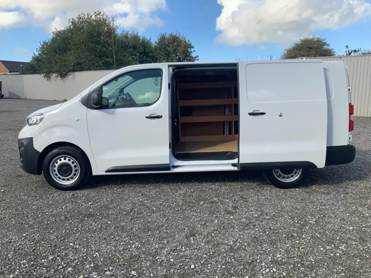 2023-peugeot-expert-15-bluehdi-professional-premium-long-1000-big-4