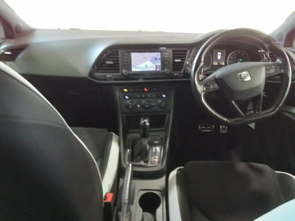 2014-seat-leon-20-cupra-280-ss-hatchback-5d-dsg-big-10