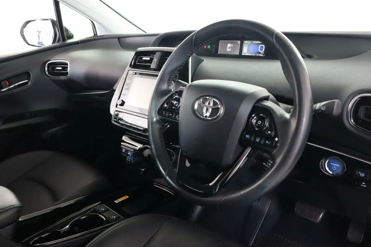 2019-toyota-prius-18-vvt-i-excel-cvt-big-46