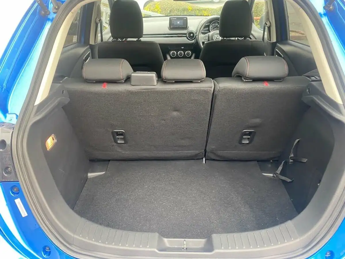 2016-mazda-mazda2-15td-sport-nav-big-40