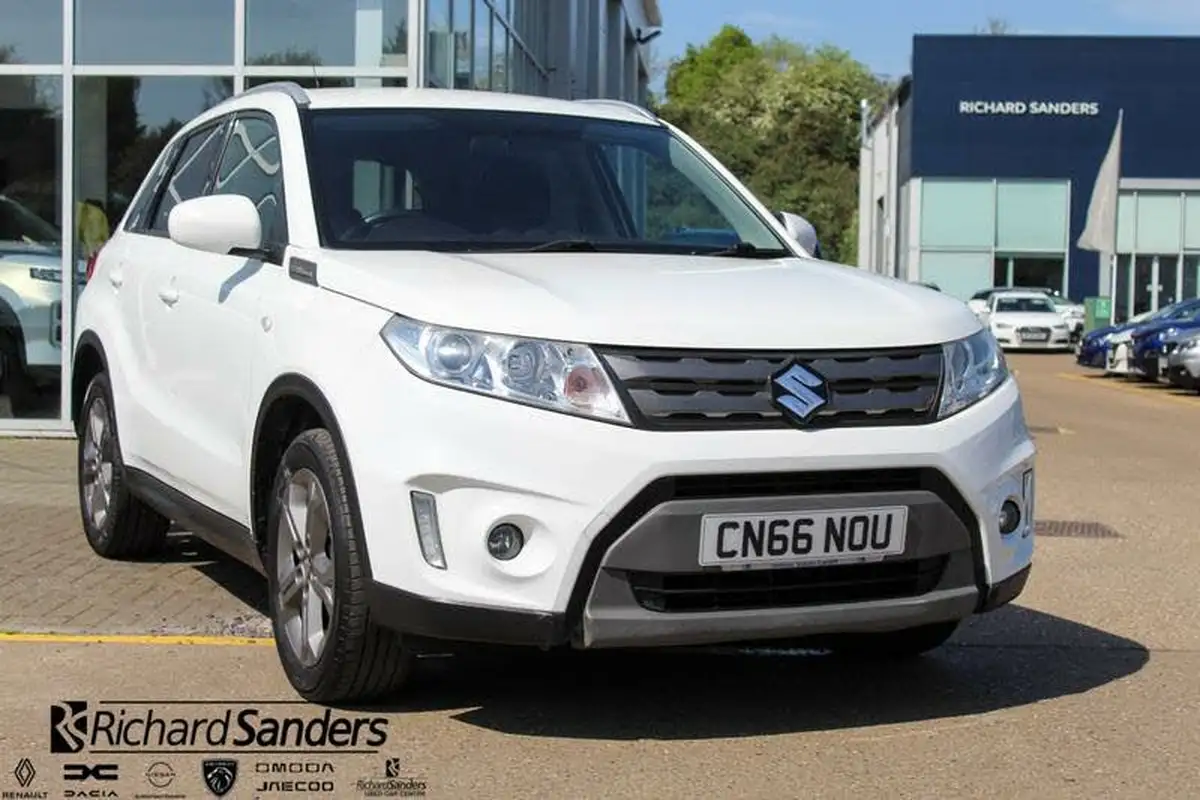 2016-suzuki-vitara-16-sz-t-big-0