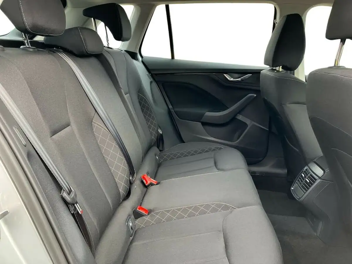 2023-skoda-kamiq-10-tsi-se-109ps-big-18