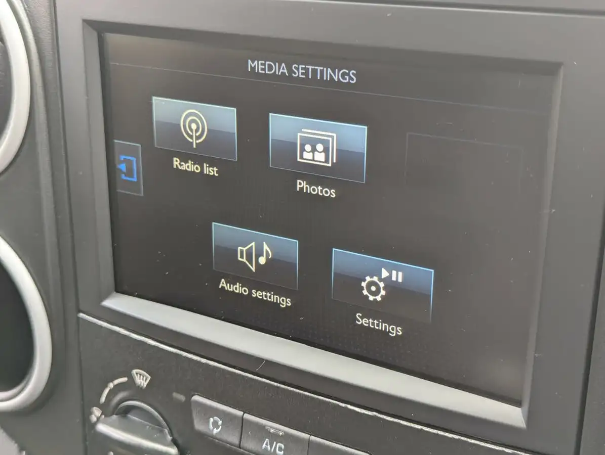 2018-peugeot-partner-16bluehdi-professional-l1-100pseu6-854-big-21
