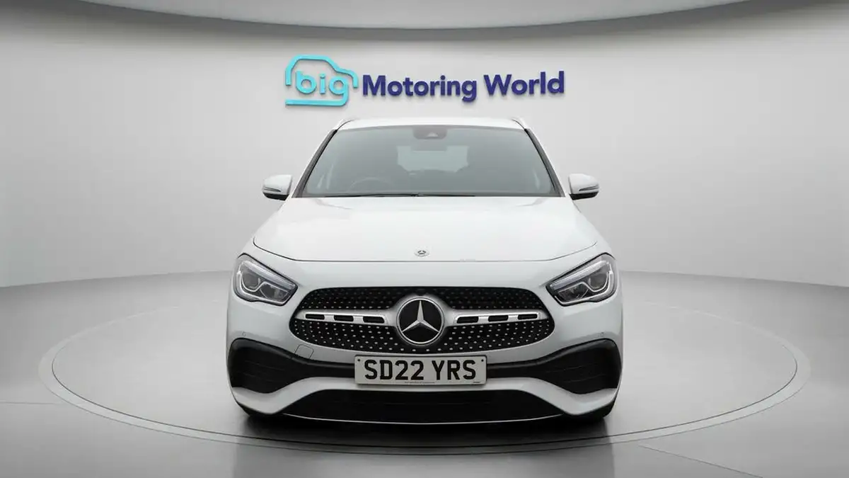 2022-mercedes-benz-gla-class-13-gla-180-amg-line-premium-big-2