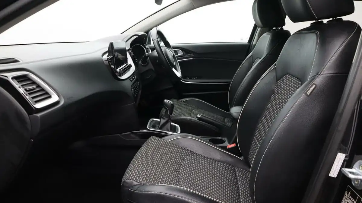 2022-kia-ceed-15-t-gdi-3-sportswagon-big-14