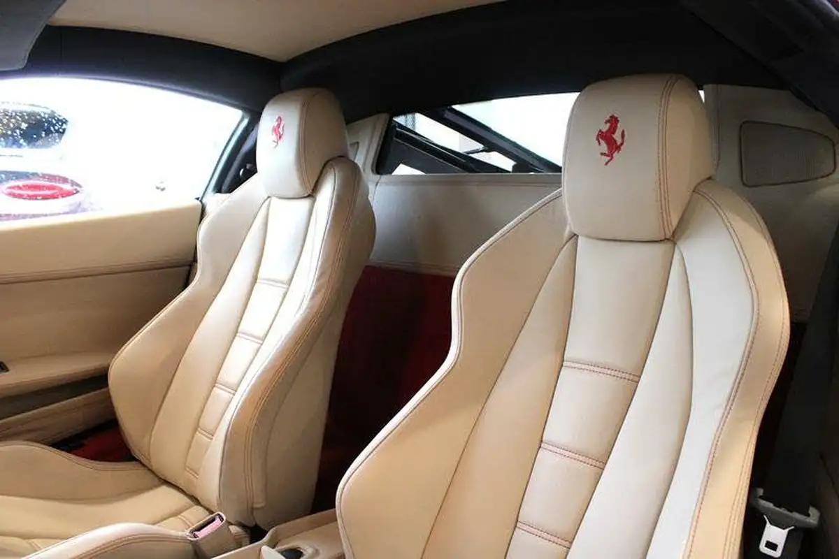 2012-ferrari-458-45-italia-big-15