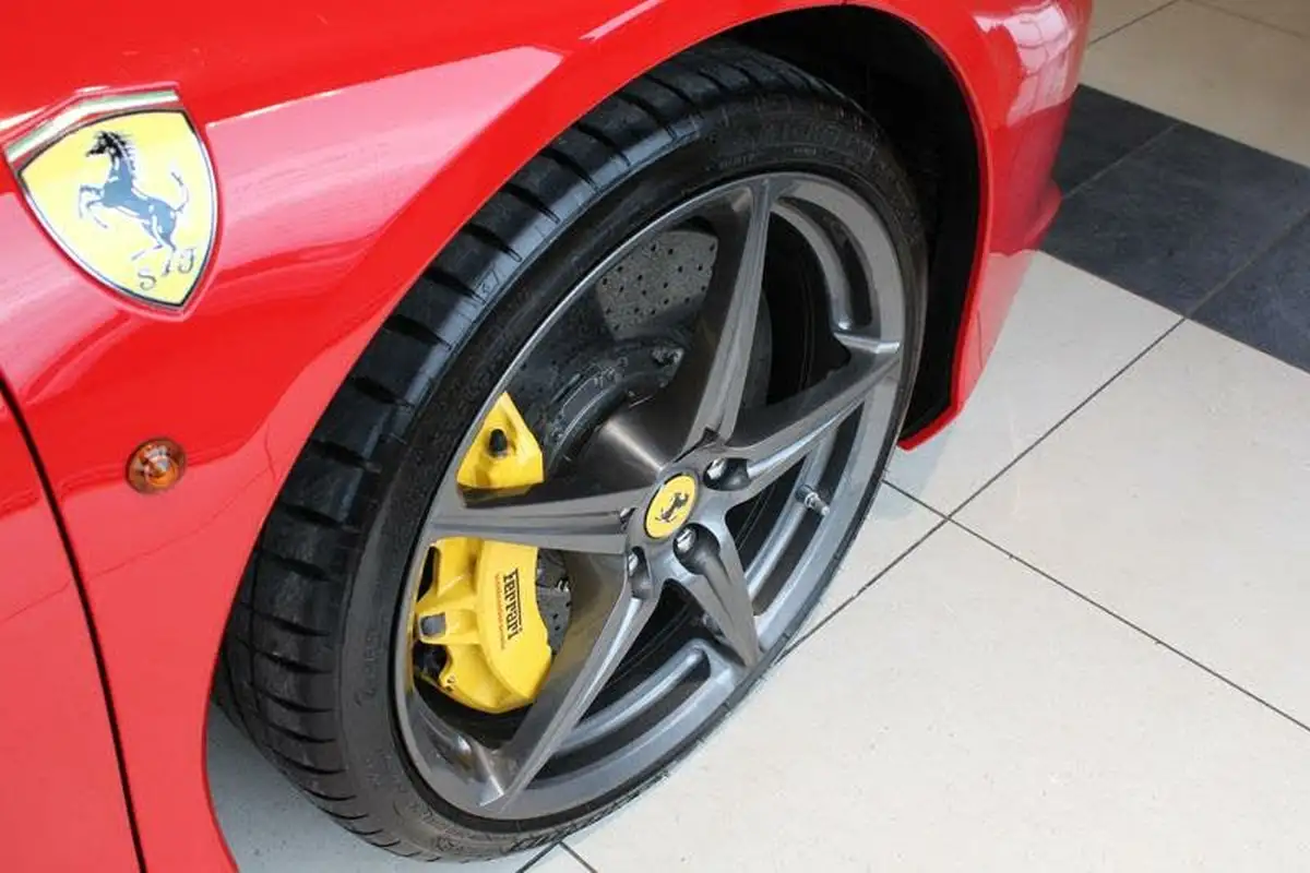 2012-ferrari-458-45-italia-big-38