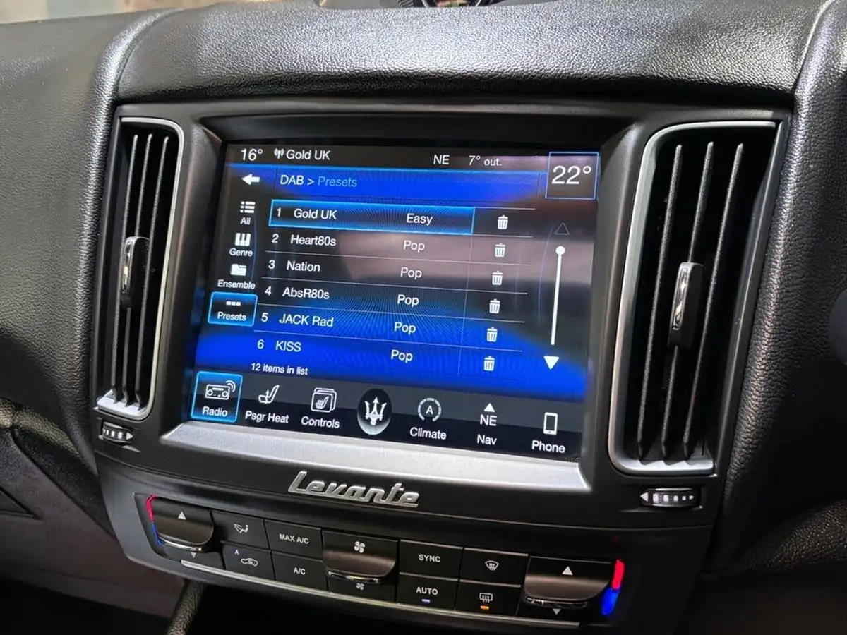 2017-maserati-levante-30td-4x4-no-trim-big-28