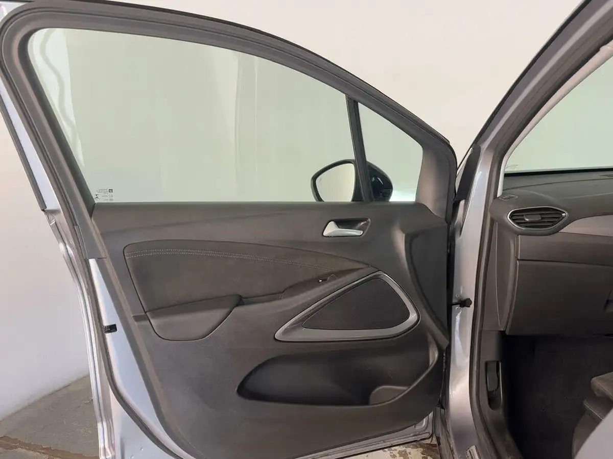 2022-vauxhall-crossland-15-ultimate-120ps-auto-big-23