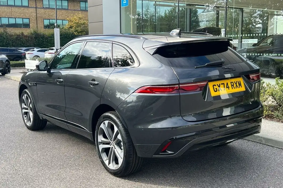 2024-jaguar-f-pace-20-d200-r-dynamic-hse-black-big-8