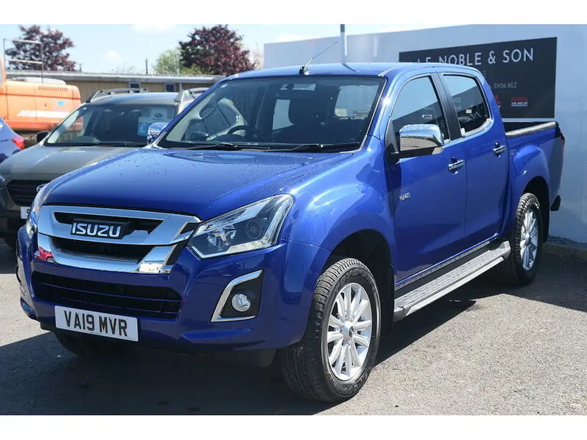 2019-isuzu-d-max-19td-yukon-double-pick-up-big-3