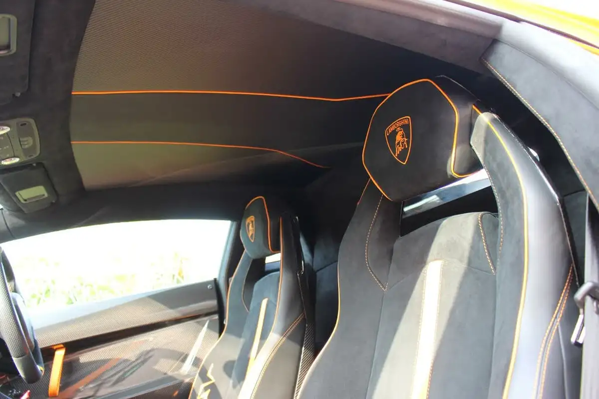 2016-lamborghini-aventador-65-lp-750-4-superveloce-coupe-big-40