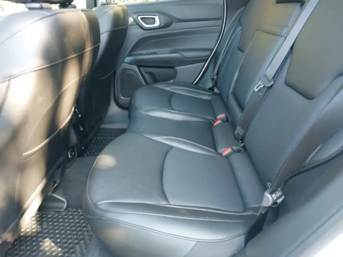 2024-jeep-compass-13-gse-s-big-5