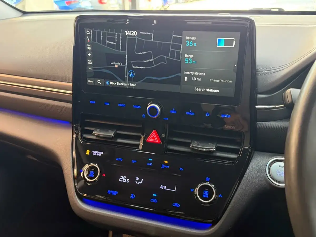 2022-hyundai-ioniq-e-premium-electric-big-26