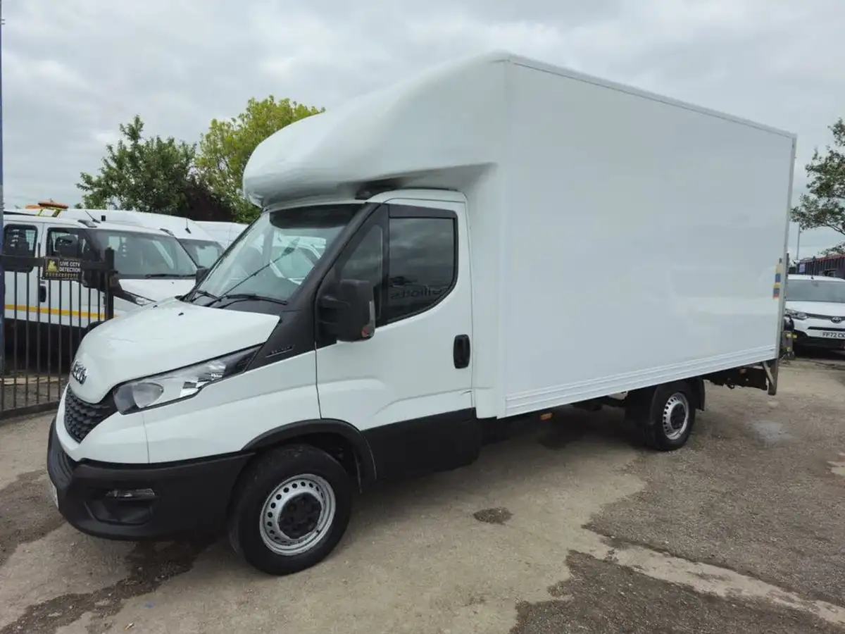 2021-iveco-daily-s-class-23td-35s14h-3000-big-0