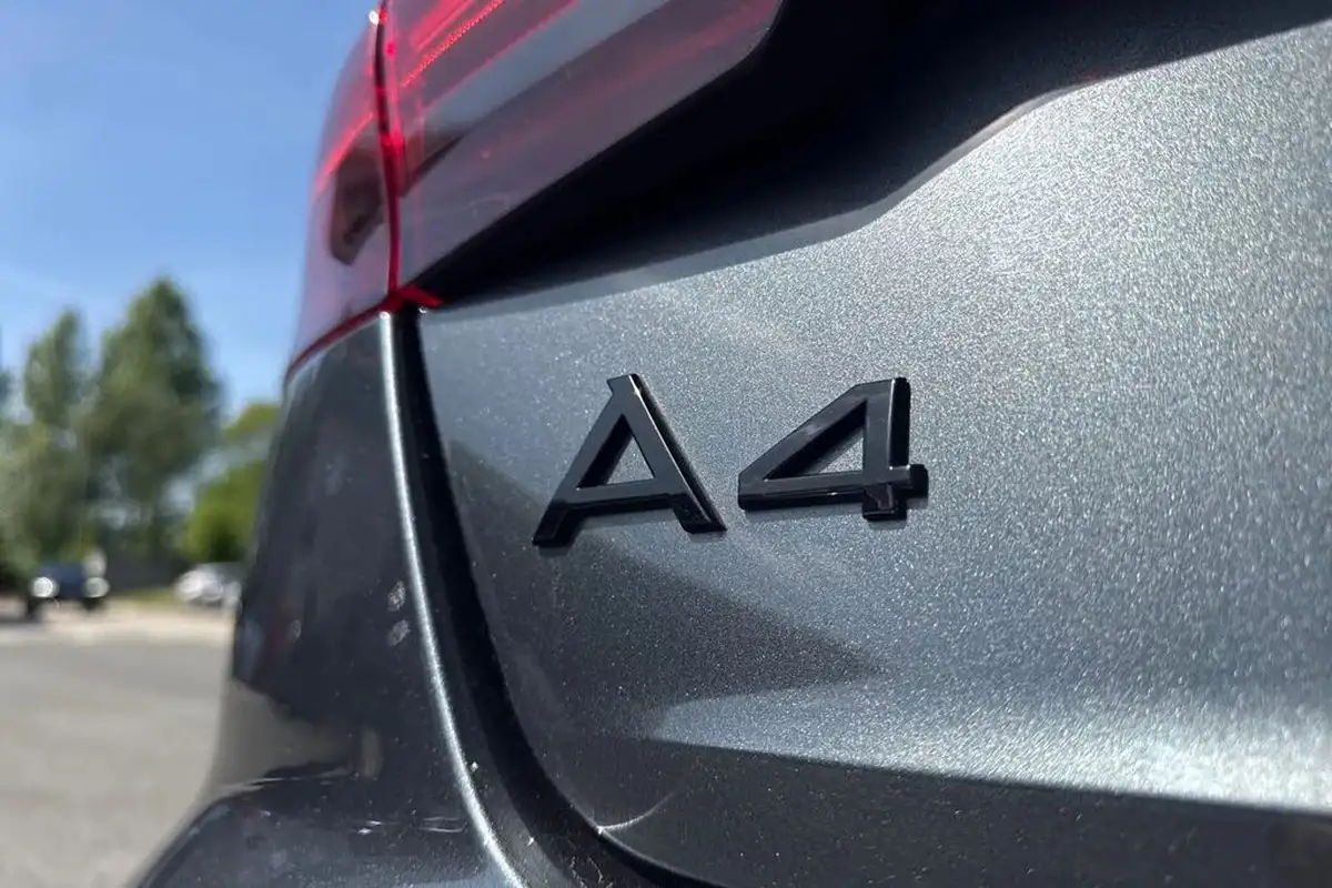 2024-audi-a4-20-40-tfsi-black-edition-big-35
