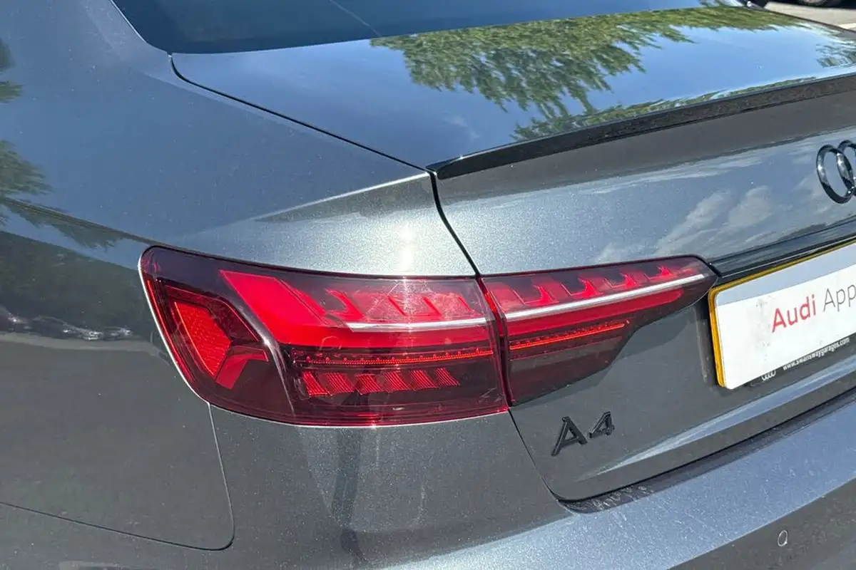 2024-audi-a4-20-40-tfsi-black-edition-big-7