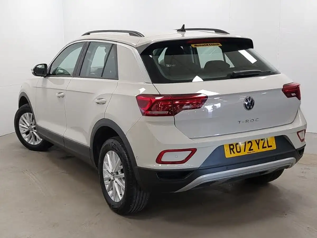 2022-volkswagen-t-roc-15-tsi-life-big-1