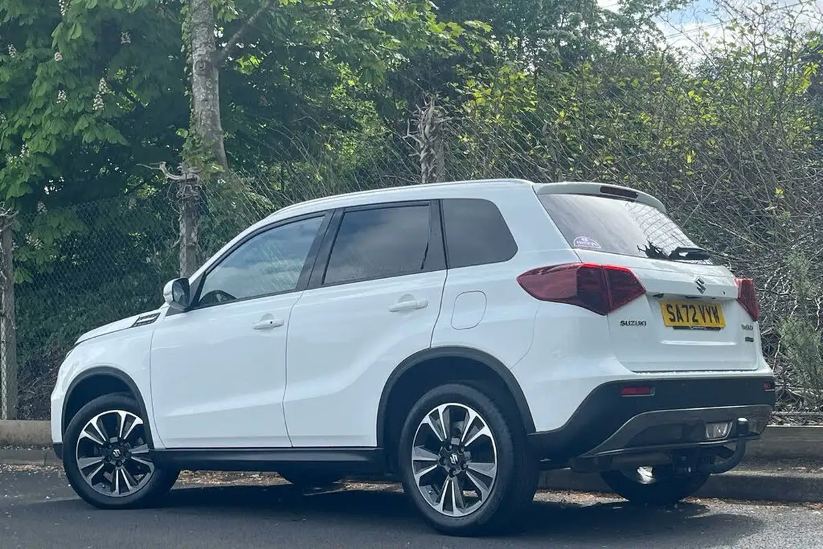 2022-suzuki-vitara-15-sz5-big-1
