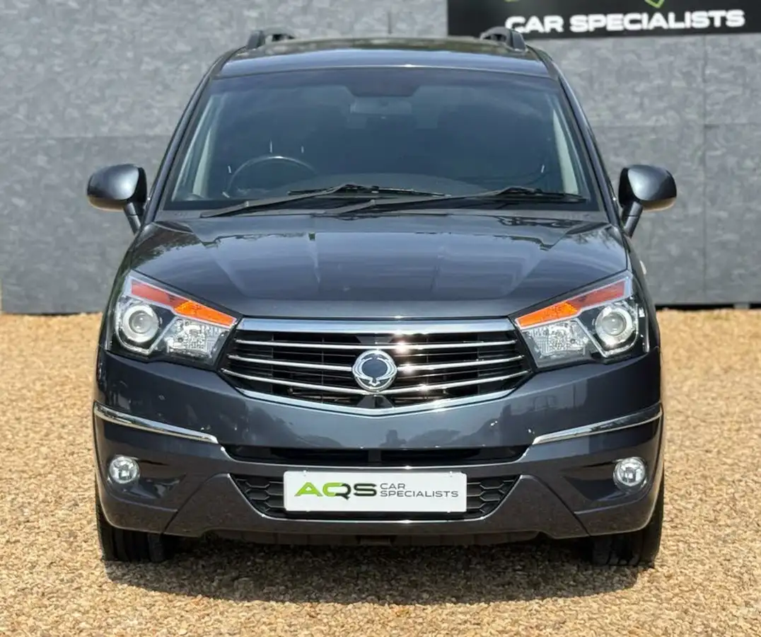 2017-kgm-ssangyong-turismo-22td-se-big-9