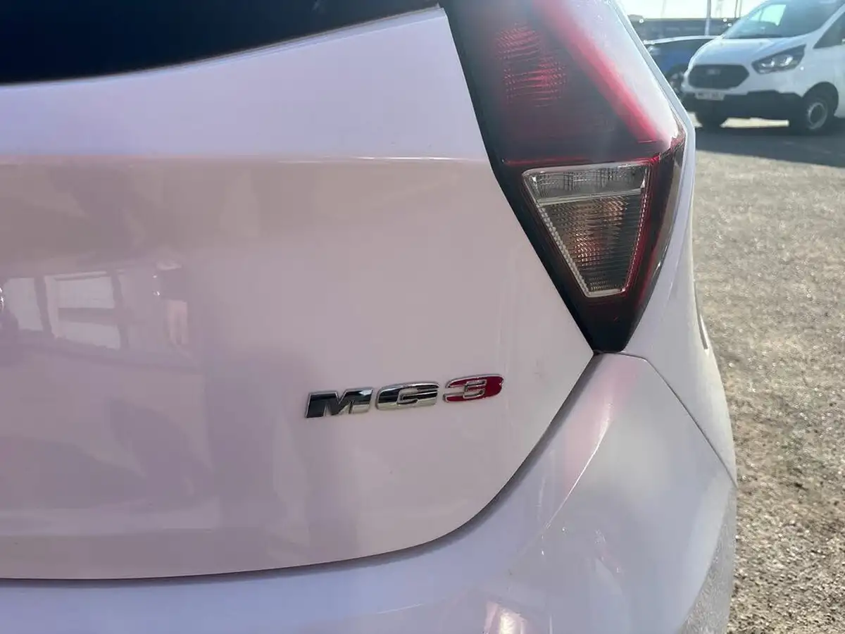 2023-mg-mg3-15-vti-tech-exclusive-nav-big-34