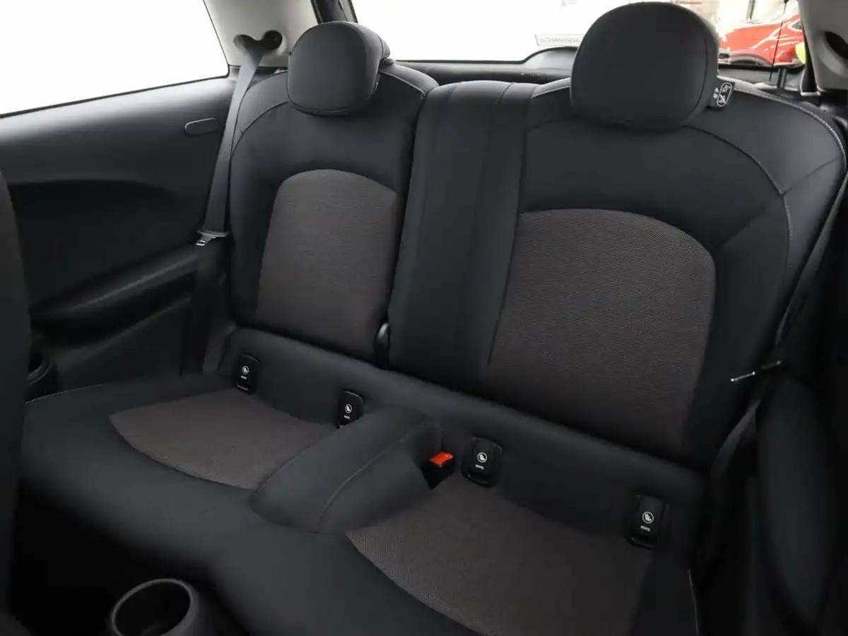 2020-mini-cooper-15-cooper-classic-nav-hatchback-3d-big-9