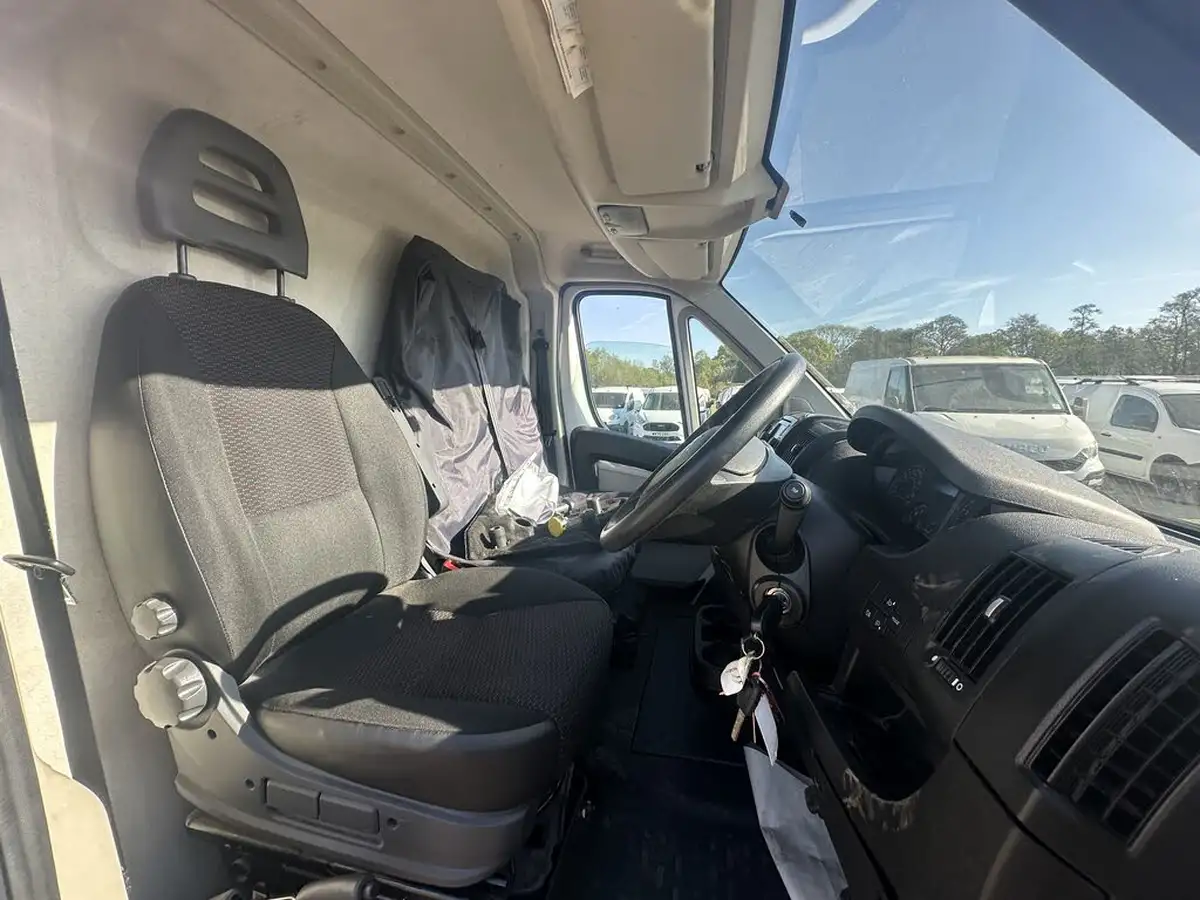 2017-citroen-relay-20bluehdi-35-l3h2-enterprise-130eu6-big-5