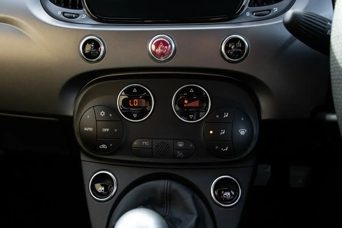 2022-abarth-595-14-tjet-turismo-big-36