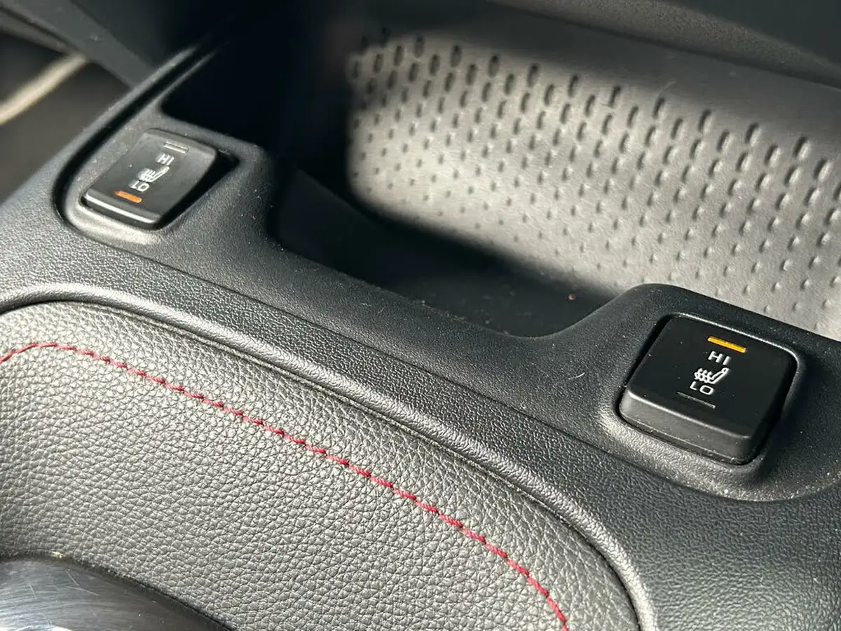 2019-toyota-corolla-18-vvt-i-excel-trk-hatchback-big-16