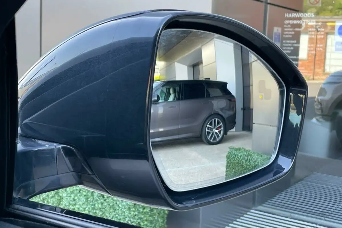 2022-land-rover-range-rover-velar-20-p250-r-dynamic-hse-249ps-big-7