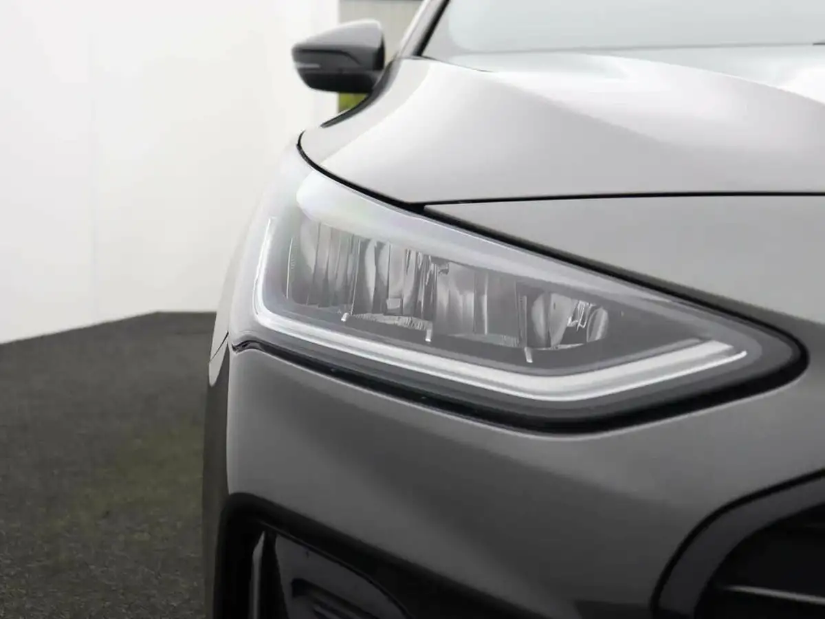 2023-ford-focus-10t-st-line-125ps-hatchback-big-39